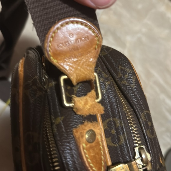 π₯π₯ Authentic LV crossbody bag π₯π₯ - Picture 11 of 12